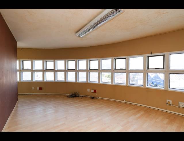 289M² OFFICE FOR SALE IN MORNINGSIDE